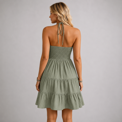 Elegant kort halterneckklänning